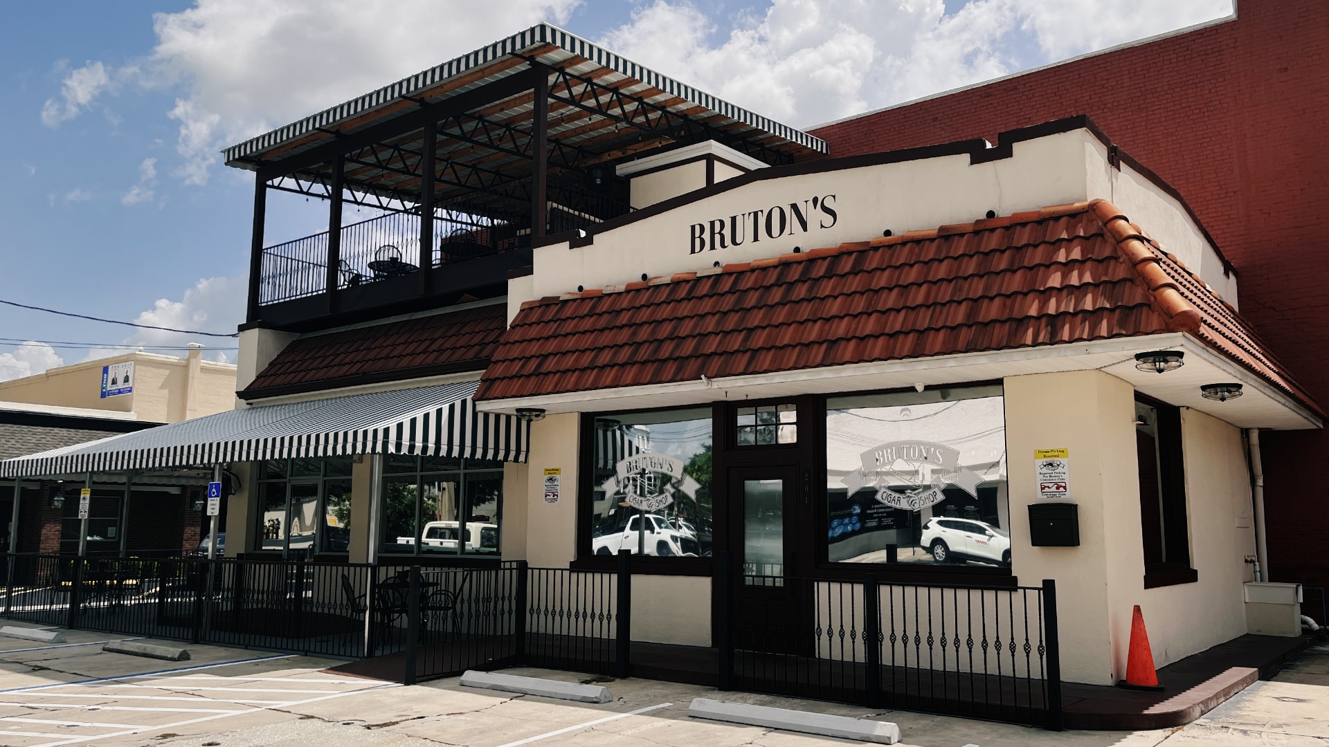 building_exterior_01